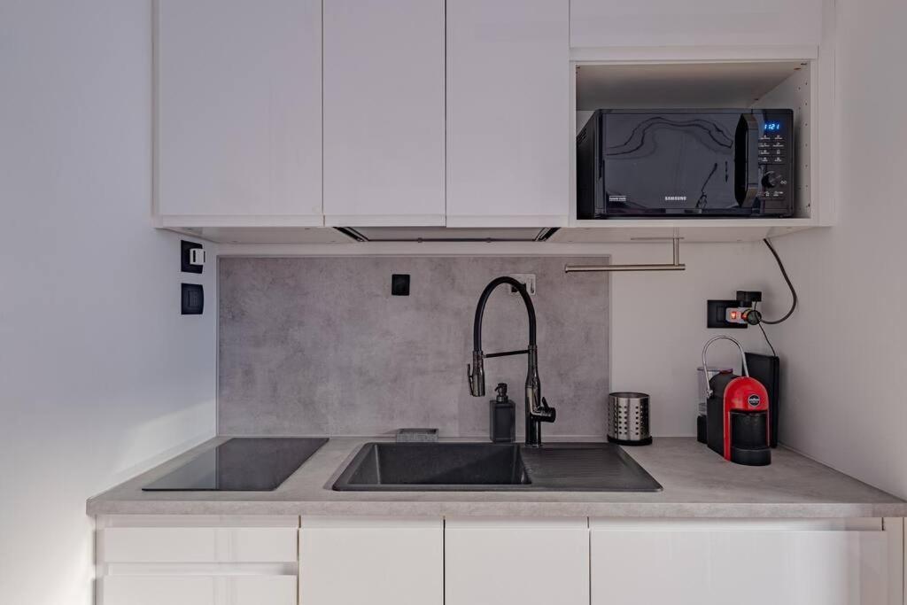 Modern Apartment At San Giovanni Rome Luaran gambar