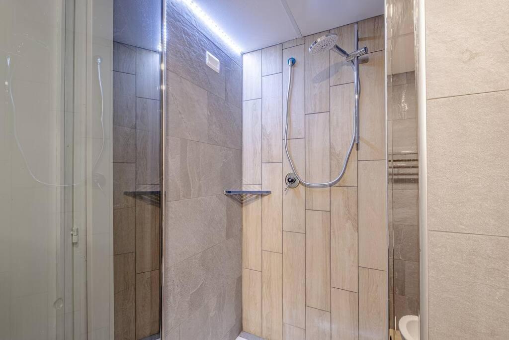 Modern Apartment At San Giovanni Rome Luaran gambar