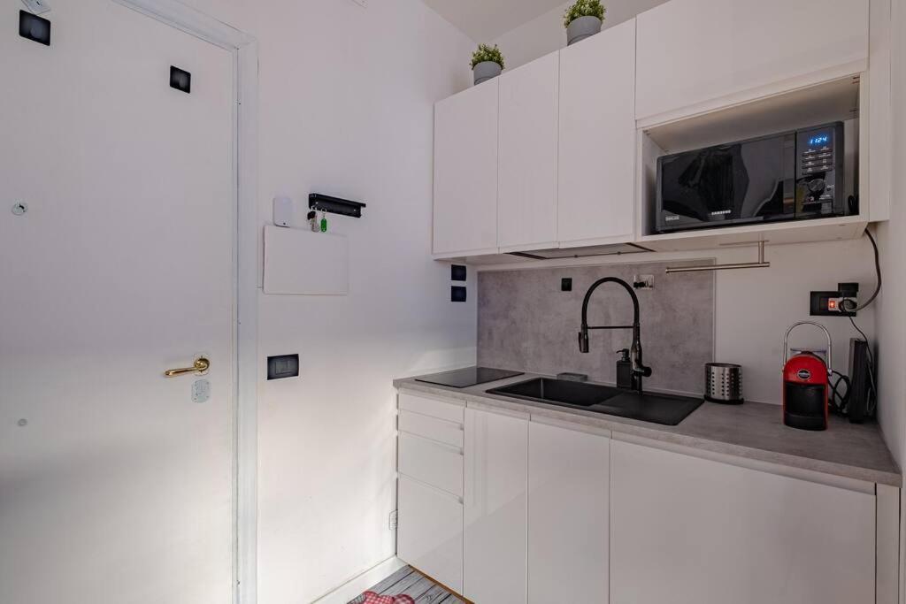 Modern Apartment At San Giovanni Rome Luaran gambar